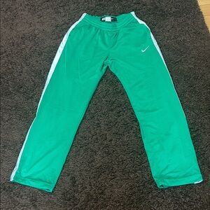 Women’s Nike Kelly Green Lined Mesh Basketball Pants with White Stripes